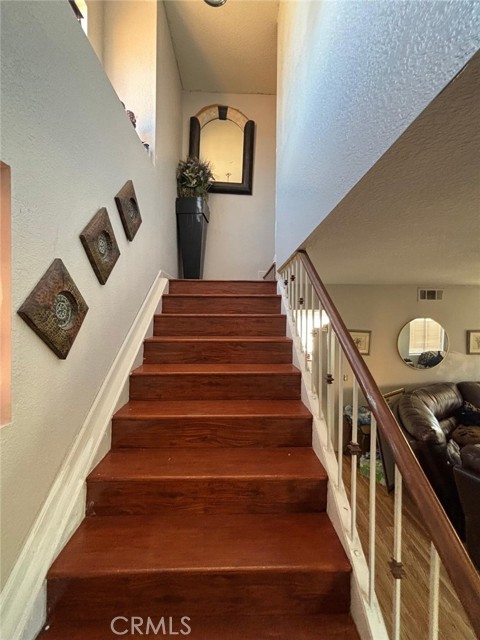 Detail Gallery Image 3 of 4 For 11320 Larchwood, Fontana,  CA 92337 - 3 Beds | 2/1 Baths