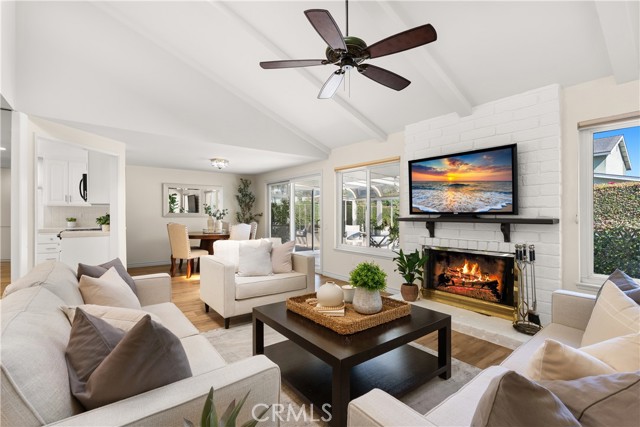 Detail Gallery Image 9 of 44 For 6811 Jardines Dr, Huntington Beach,  CA 92647 - 3 Beds | 2 Baths