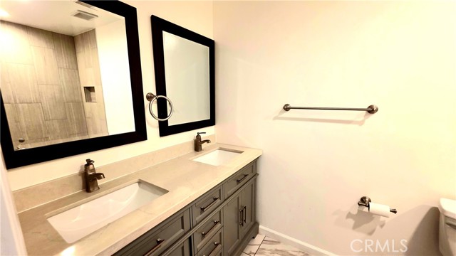 Detail Gallery Image 11 of 18 For 620 W Hyde Park Bld #126,  Inglewood,  CA 90302 - 3 Beds | 2 Baths