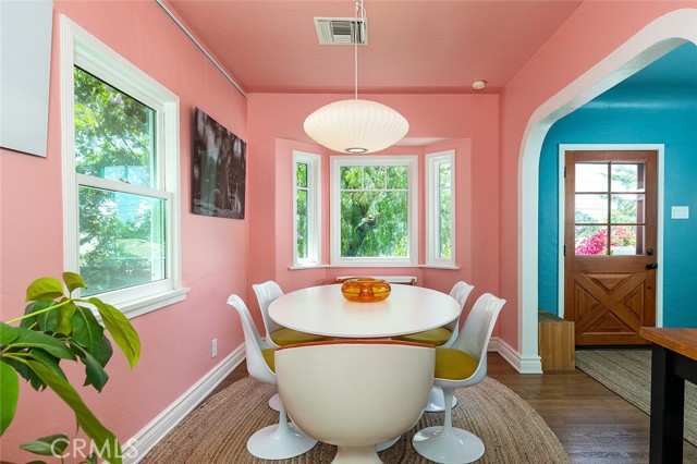 10522 Fernglen Avenue, Tujunga CA: https://media.crmls.org/medias/2be4a560-7c68-4c23-b4a0-2357d4ae5298.jpg