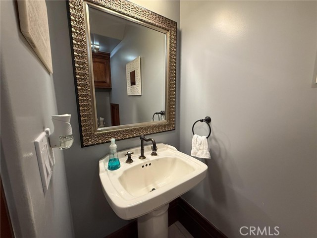 Image 26 of 74 For 25532 Oak Meadow Drive