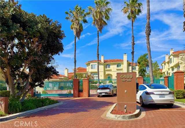 Detail Gallery Image 2 of 35 For 4489 Spencer #112,  Torrance,  CA 90503 - 4 Beds | 3 Baths