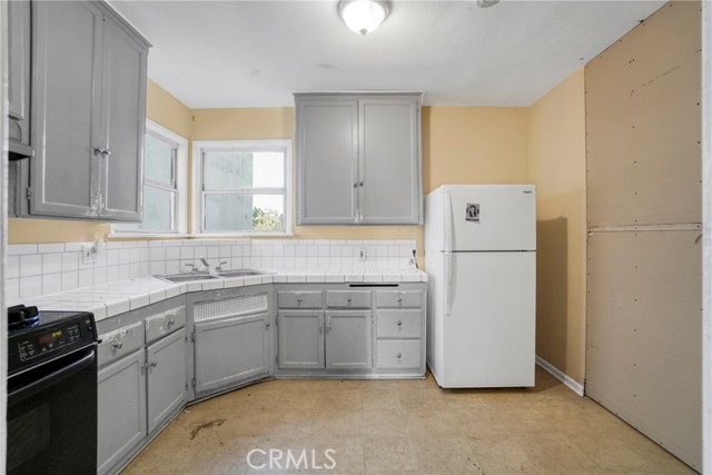 Detail Gallery Image 16 of 49 For 10807 Compton Ave, Los Angeles,  CA 90059 - – Beds | – Baths