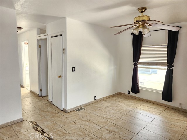 Detail Gallery Image 5 of 16 For 1445 W Florida Ave #60,  Hemet,  CA 92543 - 3 Beds | 2 Baths