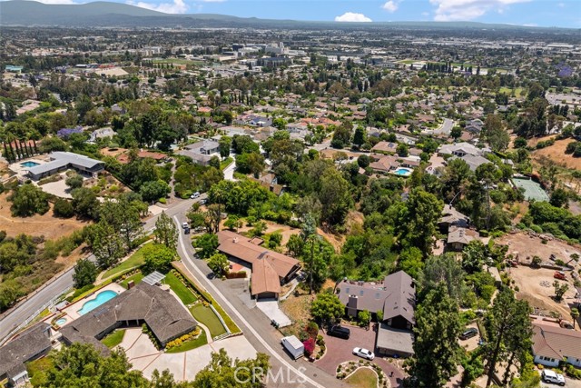 1815 Ladera Vista Place, Fullerton CA: https://media.crmls.org/medias/2be7b038-4085-4e54-b421-d77411cc36fa.jpg