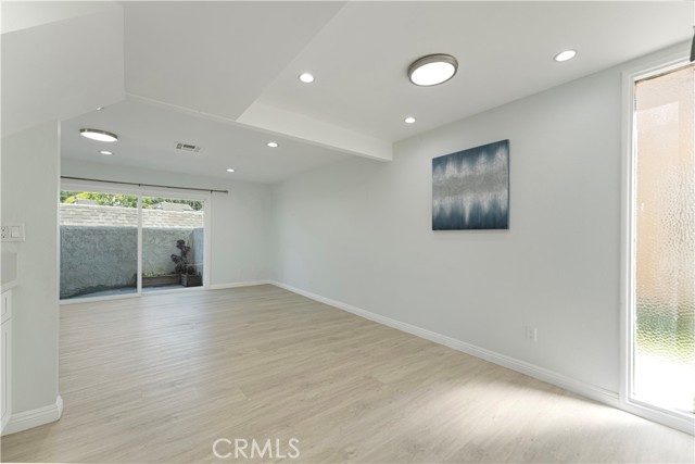 Detail Gallery Image 3 of 17 For 126 Casuda Canyon Dr #D,  Monterey Park,  CA 91754 - 3 Beds | 2/1 Baths