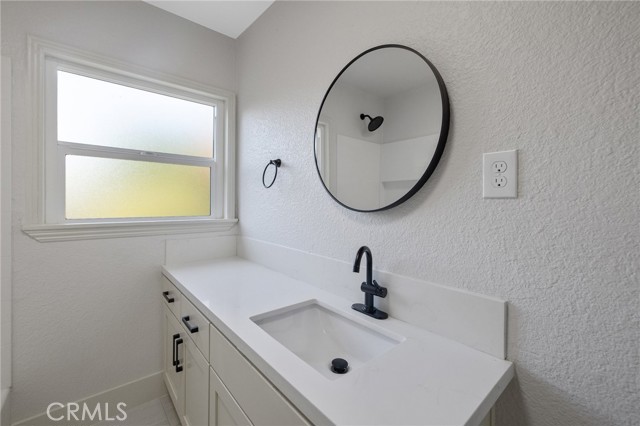 Detail Gallery Image 34 of 41 For 1096 E Sycamore Ave, Tulare,  CA 93274 - 4 Beds | 2 Baths