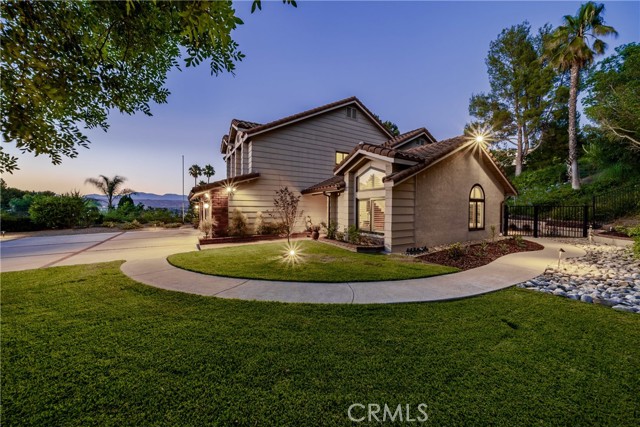 5347 E Big Sky Lane, Anaheim Hills CA: https://media.crmls.org/medias/2be93344-16cf-4a3b-9678-b825883365ec.jpg