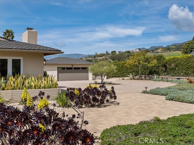 3744 Foothill Road, Santa Barbara CA: https://media.crmls.org/medias/2be9b734-4d18-4b5b-8353-2c3ad2f6076b.jpg