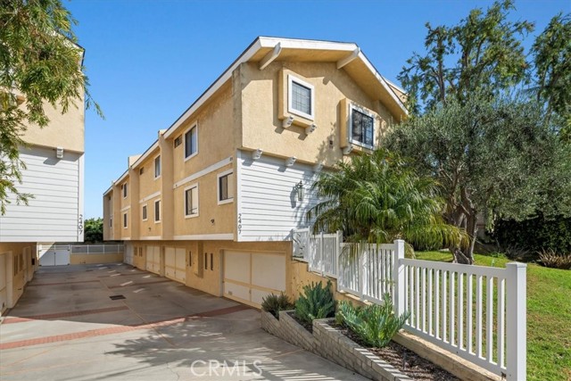 2407 Carnegie Lane, Redondo Beach, California 90278, 2 Bedrooms Bedrooms, ,2 BathroomsBathrooms,Residential,Sold,Carnegie,SB23197186