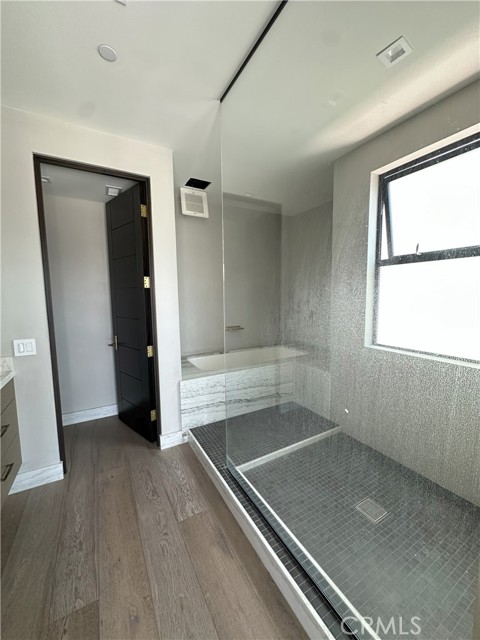 Detail Gallery Image 21 of 36 For 230 2nd St, Huntington Beach,  CA 92648 - 3 Beds | 3/2 Baths