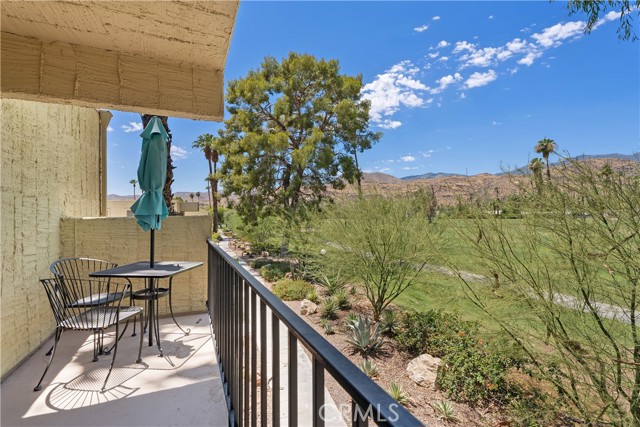 2423 Los Patos, Palm Springs CA: https://media.crmls.org/medias/2beaa2ef-c761-472b-bf59-61c6f65744d3.jpg