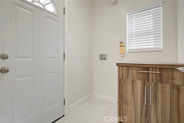 Detail Gallery Image 10 of 26 For 13327 Strathern St, North Hollywood,  CA 91605 - 3 Beds | 2 Baths