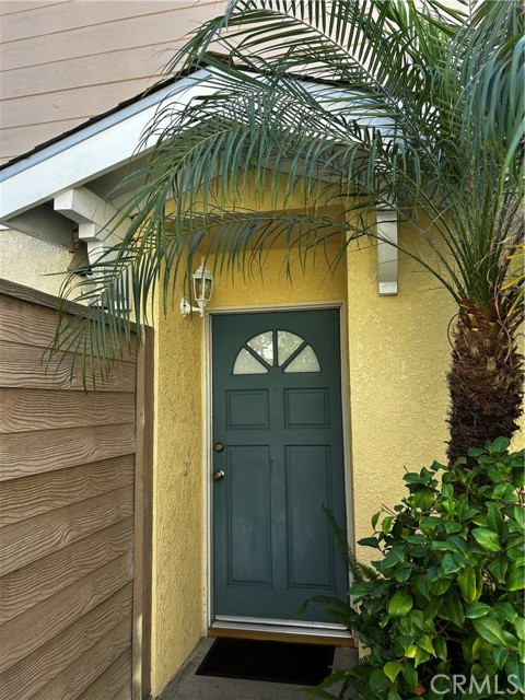 9826 CALIFORNIA Avenue, South Gate CA: https://media.crmls.org/medias/2bec0aef-67ae-4927-8868-2f2e5871ebda.jpg