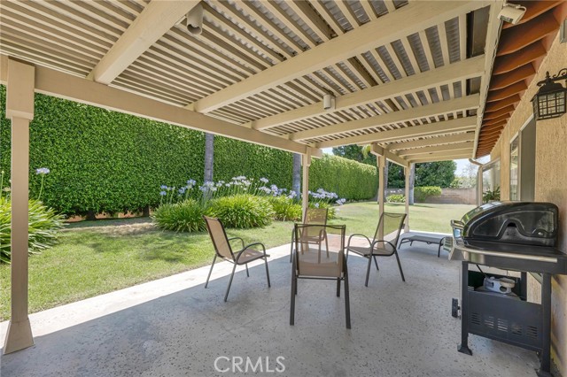 17262 Chase Street, Northridge CA: https://media.crmls.org/medias/2bec2ada-7a20-4230-80d3-4dacf8ff7941.jpg