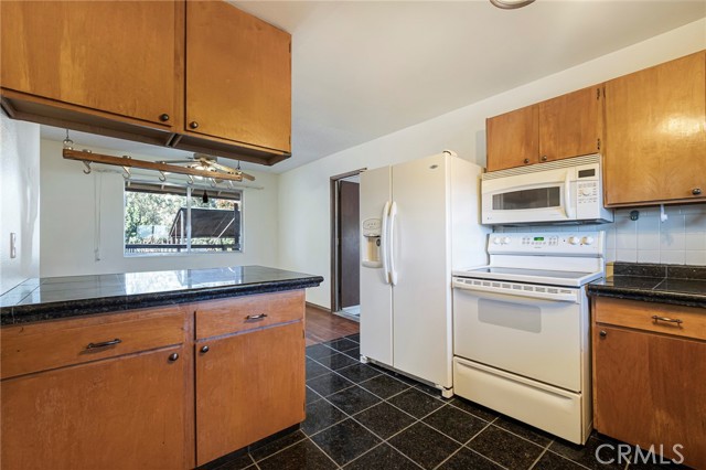 Detail Gallery Image 13 of 69 For 4545 Oren Ave, Corning,  CA 96021 - 3 Beds | 2 Baths