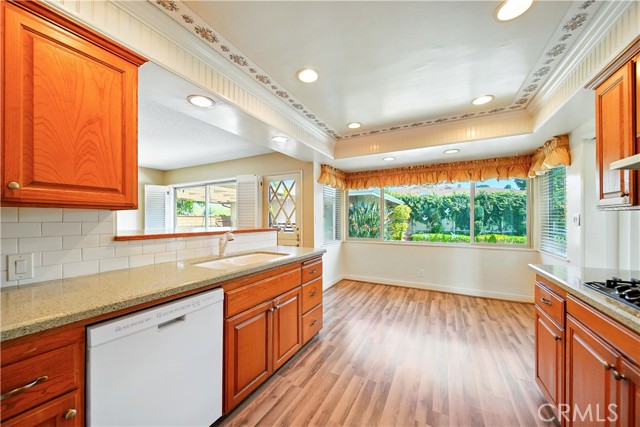 9331 Mikinda Avenue, La Habra CA: https://media.crmls.org/medias/2bec5cef-752f-4800-8c83-398e88e3b018.jpg