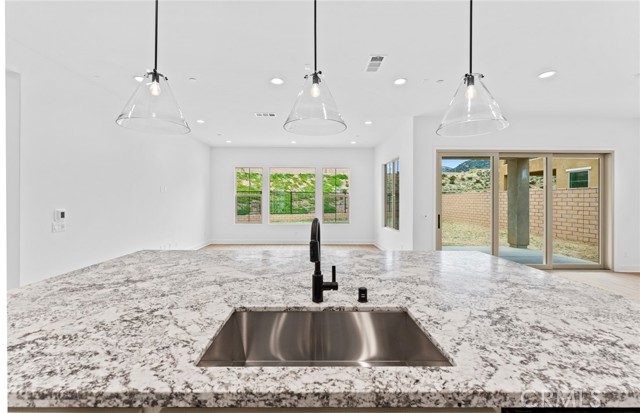 Detail Gallery Image 14 of 49 For 11763 Quailrun Ct, Chatsworth,  CA 91311 - 5 Beds | 5/1 Baths