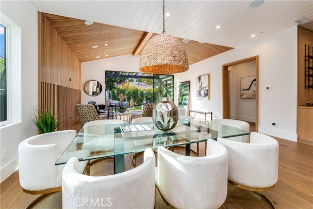 Detail Gallery Image 15 of 55 For 5323 Allott Ave, Sherman Oaks,  CA 91401 - 4 Beds | 4/1 Baths
