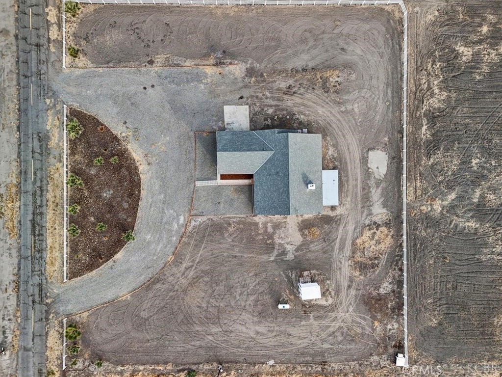 https://media.crmls.org/medias/2bed21be-1652-4199-a4a4-2da0f6b7c5a5.jpg?preset=X-Large