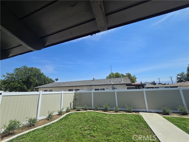 876 River Drive, Norco CA: https://media.crmls.org/medias/2bed6dd1-5be5-4ac1-bb63-886f4a5232bf.jpg