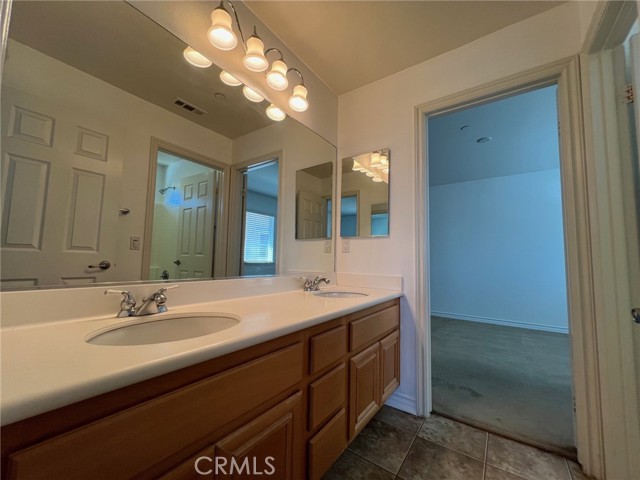 15688 Portenza Drive, Fontana CA: https://media.crmls.org/medias/2beec68c-ff1e-4165-8f53-910004513eee.jpg
