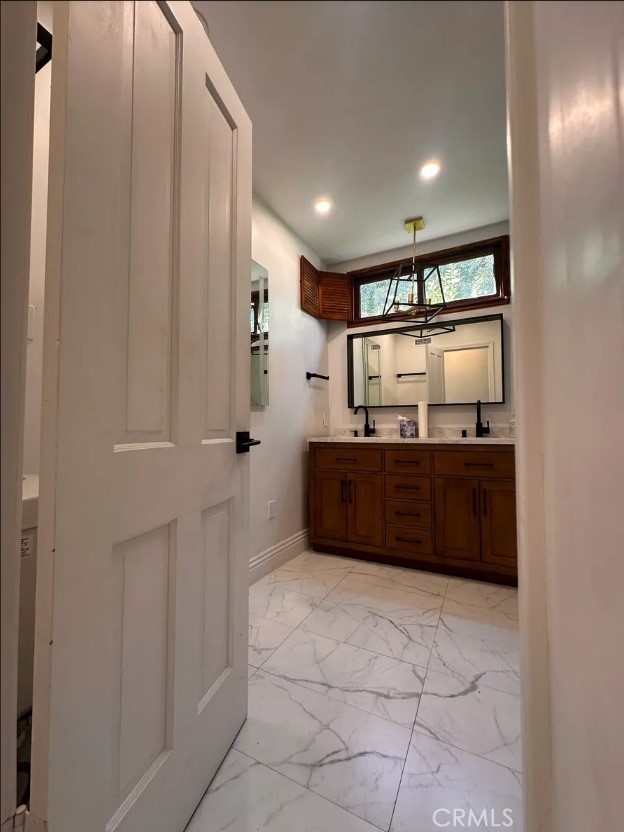 Detail Gallery Image 24 of 35 For 3021 W Clark Ave, Burbank,  CA 91505 - 3 Beds | 2 Baths