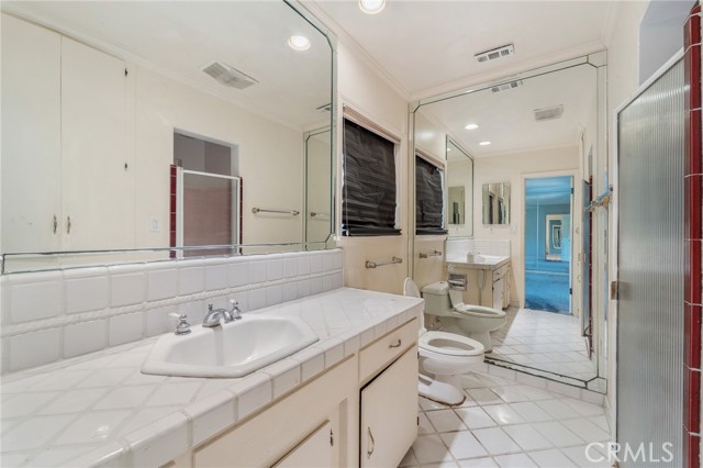 6913 Rubio Avenue, Lake Balboa CA: https://media.crmls.org/medias/2befb08c-b73e-464c-8511-b3ffbd149acc.jpg