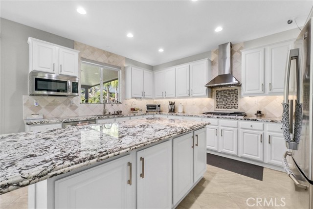 Detail Gallery Image 8 of 33 For 19394 Rocky Summit Dr, Perris,  CA 92570 - 5 Beds | 2/1 Baths