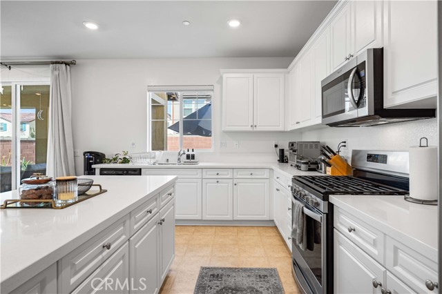 Detail Gallery Image 16 of 53 For 16538 Globetrotter Ave, Chino,  CA 91708 - 4 Beds | 3 Baths