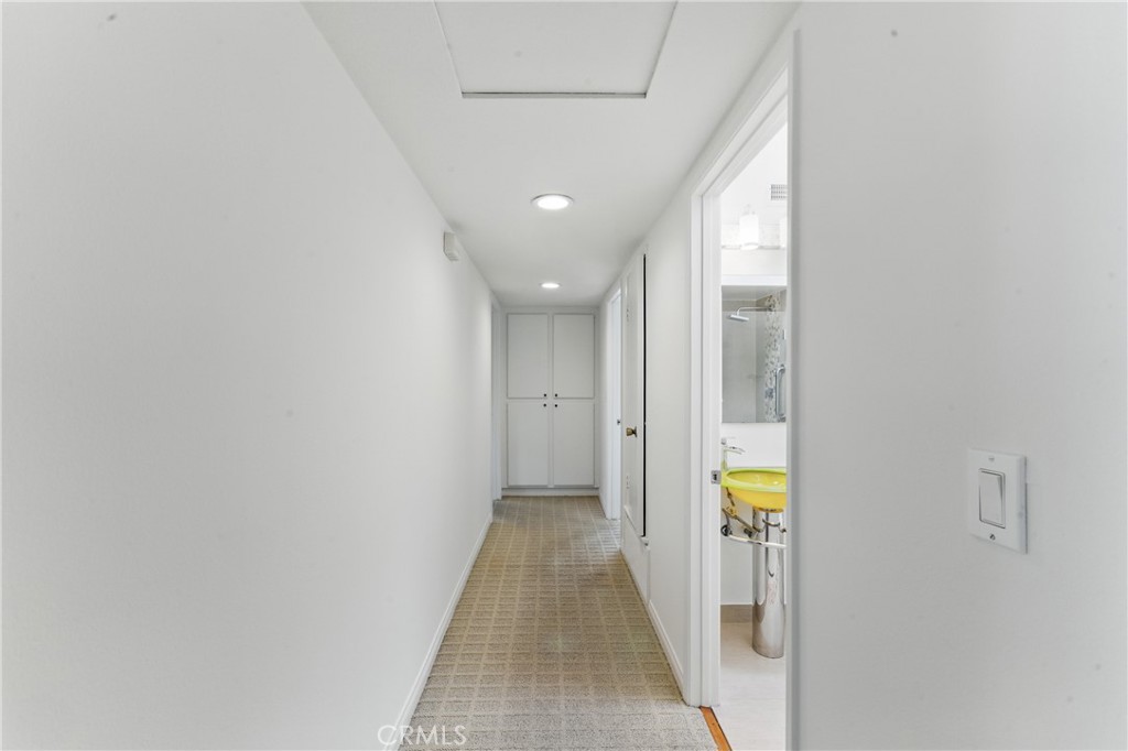 https://media.crmls.org/medias/2bf124b8-38e6-483f-8458-3cc2c854d0d3.jpg?preset=X-Large