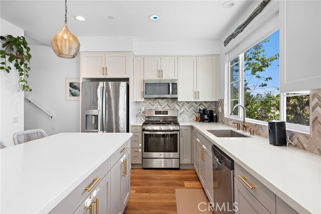Detail Gallery Image 5 of 25 For 339 Ford Rd, Costa Mesa,  CA 92627 - 2 Beds | 2/1 Baths