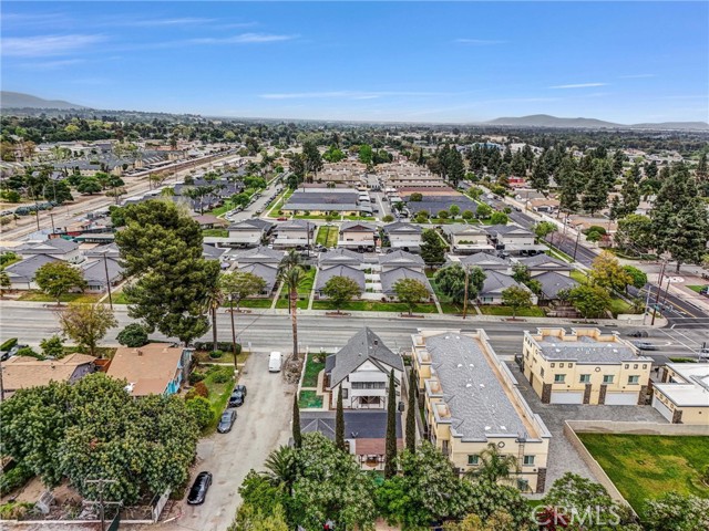 239 N San Antonio Avenue, Upland CA: https://media.crmls.org/medias/2bf197f3-82e8-4bff-ac1e-eef1eaad7e82.jpg