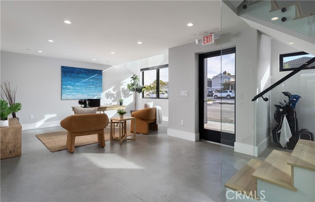 Detail Gallery Image 2 of 35 For 502 W Balboa Blvd, Newport Beach,  CA 92661 - 3 Beds | 3/1 Baths