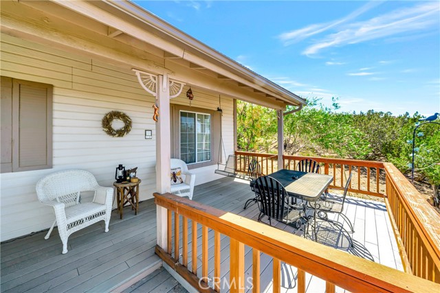 11720 Honeybee Lane, Juniper Hills CA: https://media.crmls.org/medias/2bf309da-c57d-42b0-957d-7dde5f3b3fdf.jpg