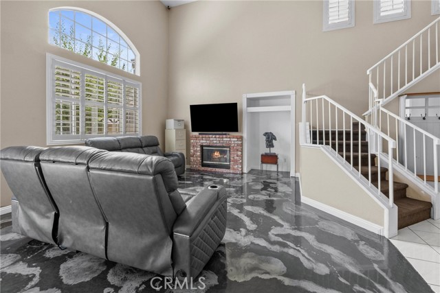 14998 Mustang Lane, Fontana CA: https://media.crmls.org/medias/2bf448cf-8471-4fda-9b74-7d3eb05cf0c6.jpg