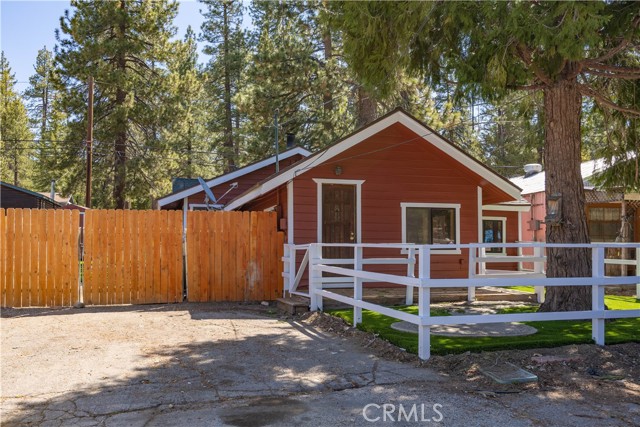 Detail Gallery Image 19 of 21 For 39222 N Shore Dr, Fawnskin,  CA 92333 - 2 Beds | 2 Baths