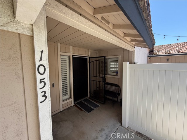 Detail Gallery Image 2 of 22 For 1053 Border Ave, Corona,  CA 92882 - 2 Beds | 2 Baths