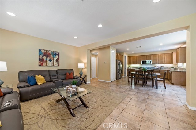 Detail Gallery Image 14 of 45 For 5011 Juneau Ct, Rancho Cucamonga,  CA 91739 - 4 Beds | 2/1 Baths