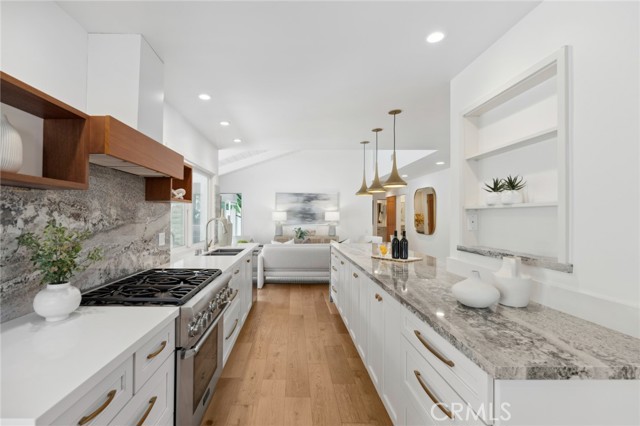 Detail Gallery Image 13 of 38 For 1218 Keel Dr, Corona Del Mar,  CA 92625 - 3 Beds | 2/1 Baths