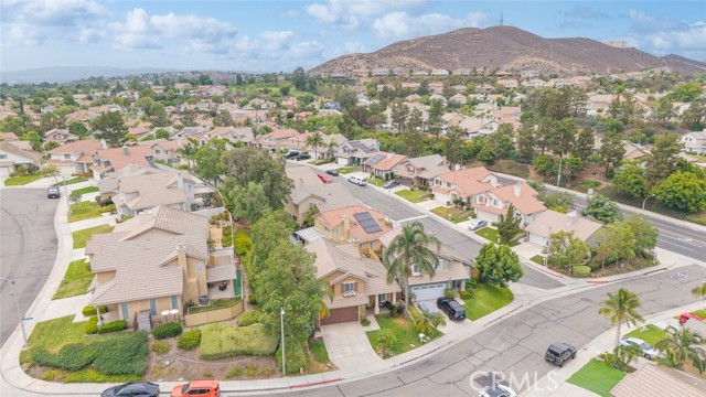 560 Shenandoah Road, Corona CA: https://media.crmls.org/medias/2bf6d7bb-986a-43e0-b91c-5418d258e2c5.jpg