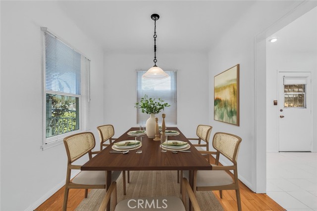 6350 Costello Avenue, Valley Glen CA: https://media.crmls.org/medias/2bf83f80-d747-428b-917f-118c50779327.jpg