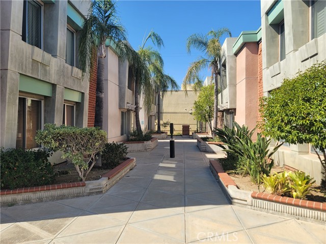 Detail Gallery Image 36 of 40 For 5301 Balboa Bld #E11,  Encino,  CA 91316 - 2 Beds | 2 Baths
