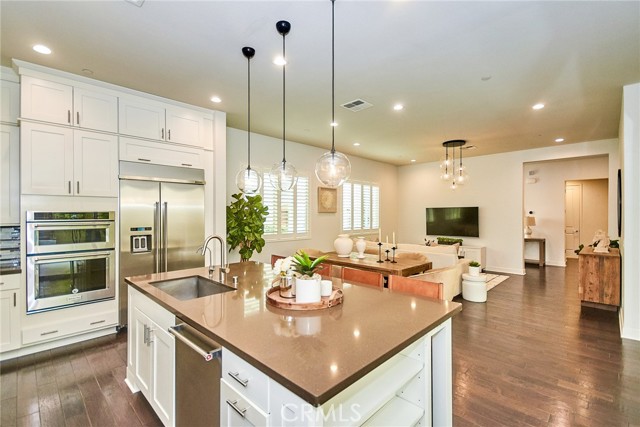 320 Magnet, Irvine CA: https://media.crmls.org/medias/2bfa6959-c7d1-46f3-8c39-dbb1ce59304c.jpg