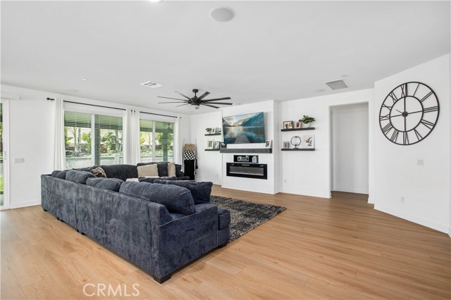 29427 Studio Drive, Menifee CA: https://media.crmls.org/medias/2bfa7571-aed6-4b76-b113-2afec5796ec8.jpg