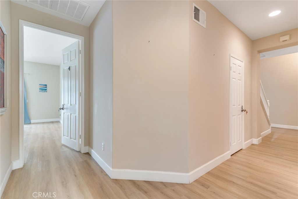 MLS #WS25187094 img 13