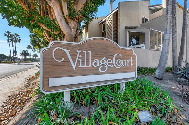Detail Gallery Image 2 of 12 For 18786 Racquet Ln, Huntington Beach,  CA 92648 - 3 Beds | 2/1 Baths
