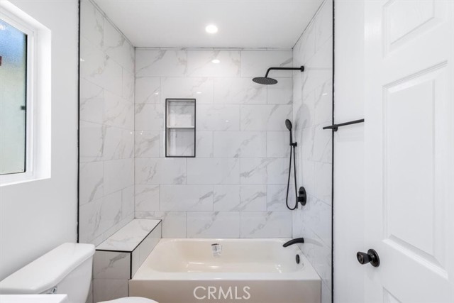 Detail Gallery Image 32 of 69 For 6616 Denver Ave, Los Angeles,  CA 90044 - 6 Beds | 5/1 Baths