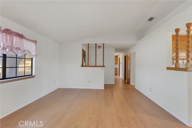 15457 Washoan, Apple Valley CA: https://media.crmls.org/medias/2bfaf25f-40ea-4eb5-a704-5de174917199.jpg