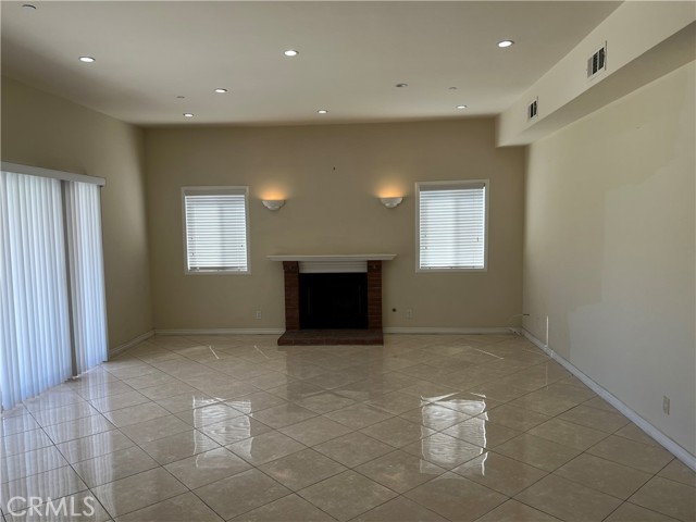 Detail Gallery Image 7 of 26 For 7004 Longridge Ave, North Hollywood,  CA 91605 - 5 Beds | 4/1 Baths